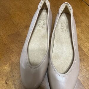Naturalizer women’s Flat Size 7